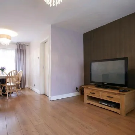 Prázdninový dům 3 Bedroom, Sleeps 5, Near Leeds Centre *
