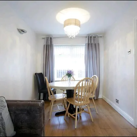 3 Bedroom, Sleeps 5, Near Leeds Centre Prázdninový dům Leeds (West Yorkshire)